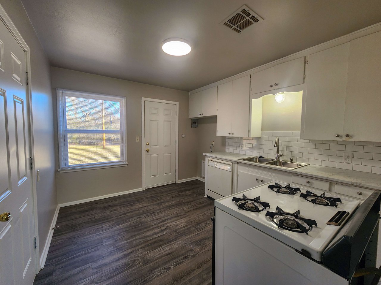 1218 Carol Drive 