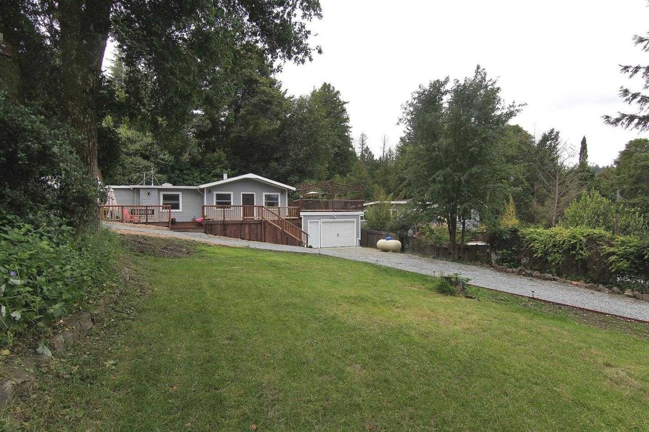 220 Meadow DR