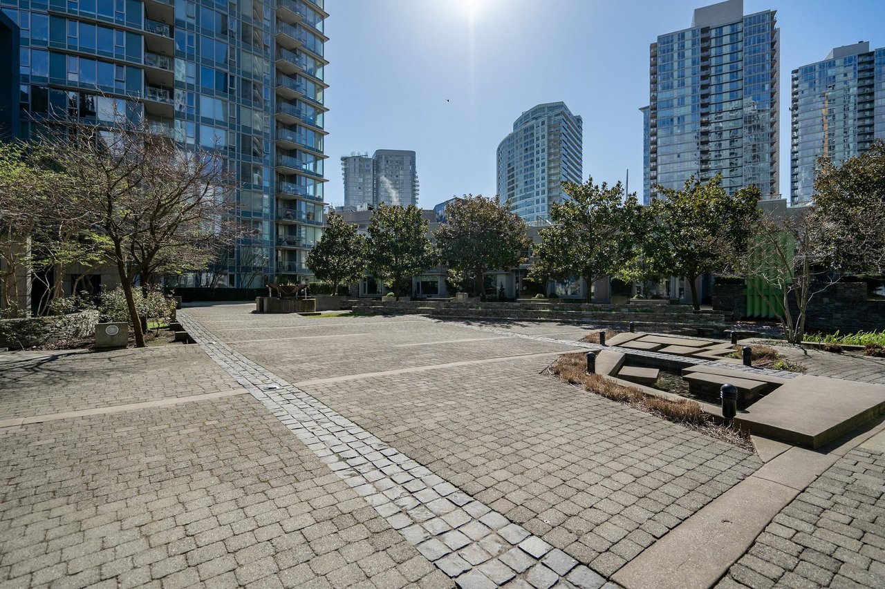 702-633 Abbott Street, Vancouver