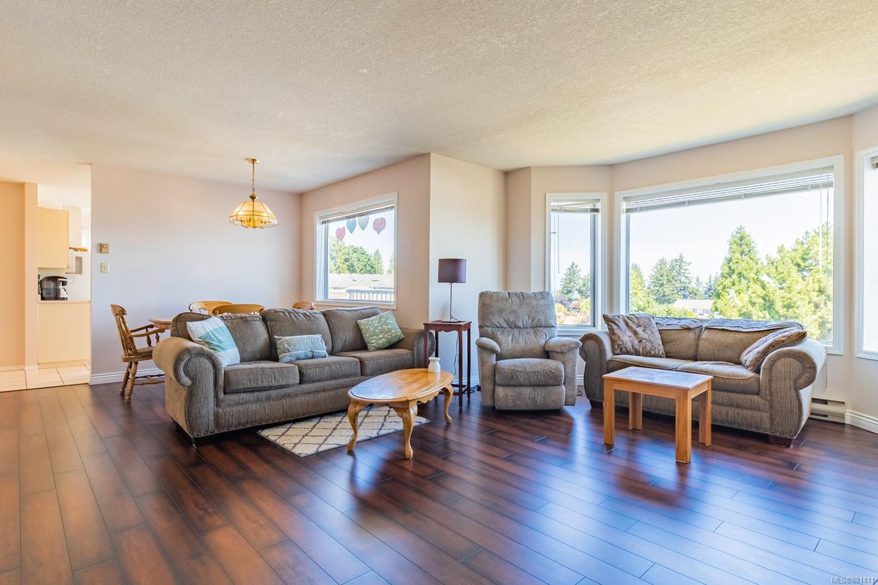 5270 Catalina Dr, Nanaimo