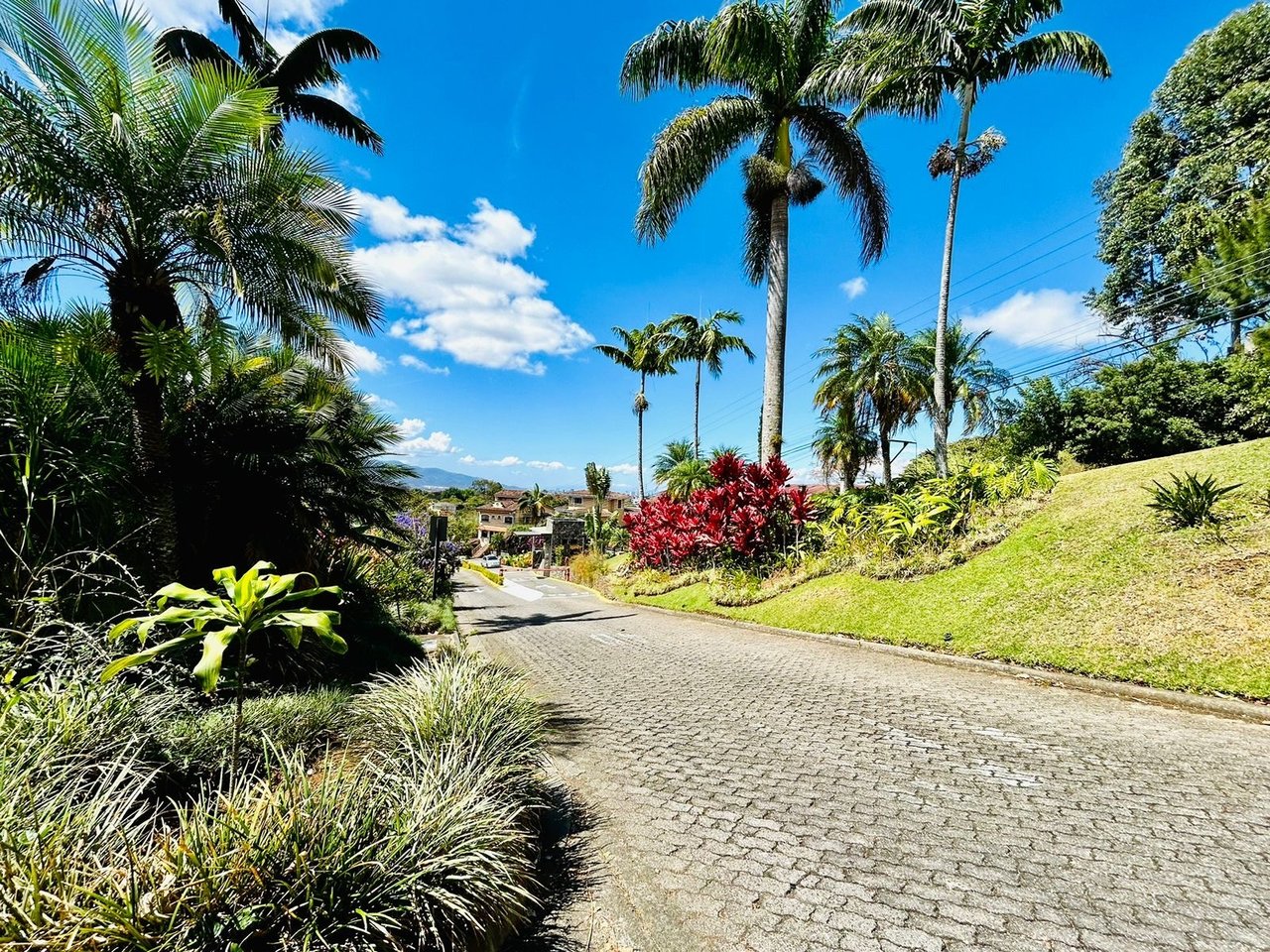Exclusive Residential Building Lot, Curridabat, San Jose
