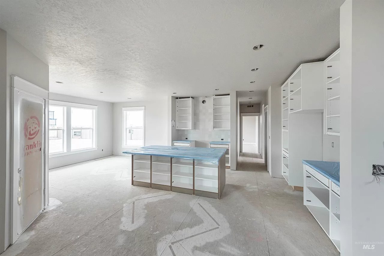 2039 E Phenomenal St