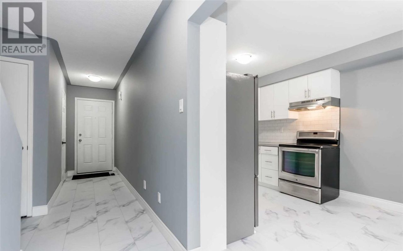66 Potter Cres