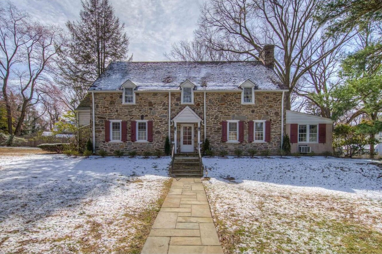 608 Woodleave Rd