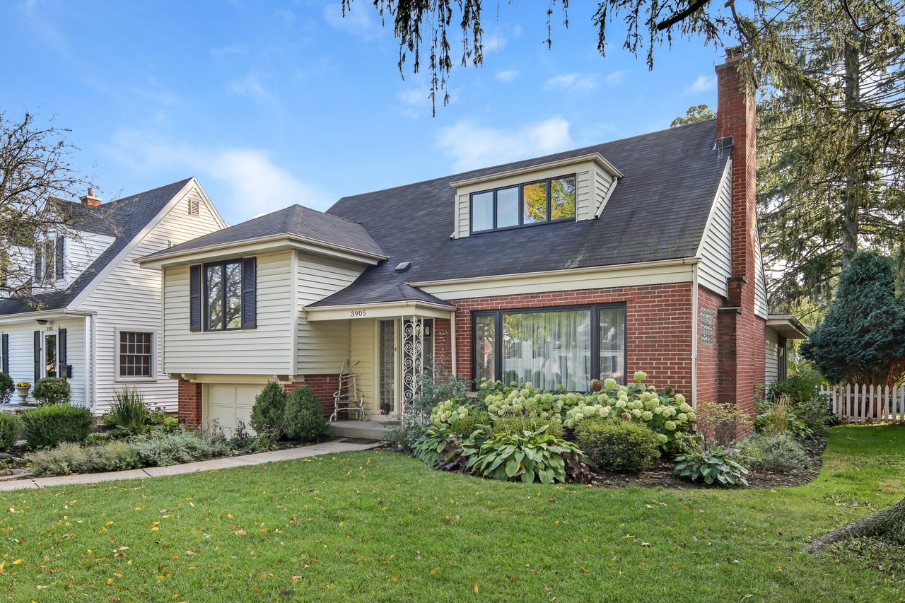 Here Is The Western Springs Home You Have Been Waiting For