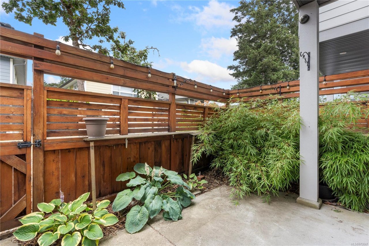 921 Whirlaway Cres