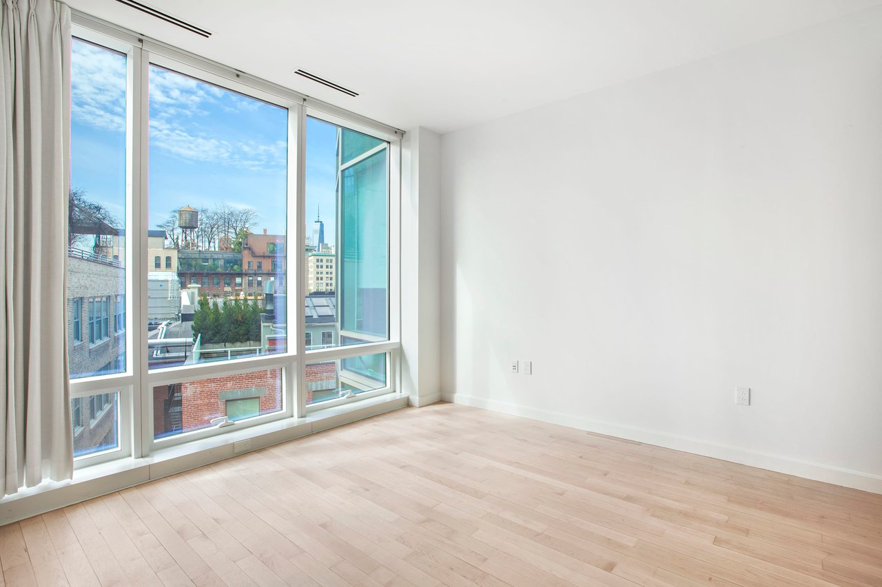 445 Lafayette St, #8B