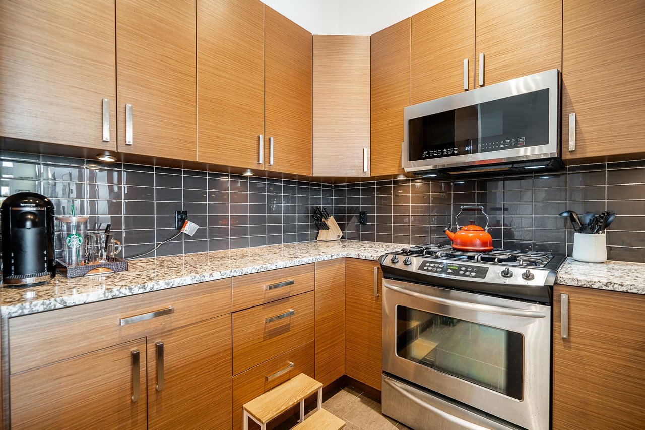 407-288 Hampton Street, New Westminster