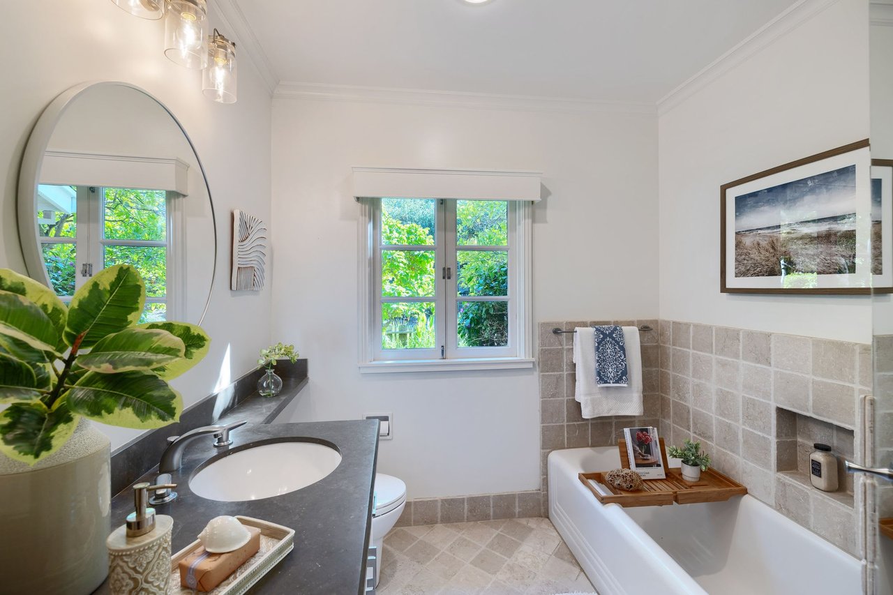 10 Ardmore Road, Larkspur