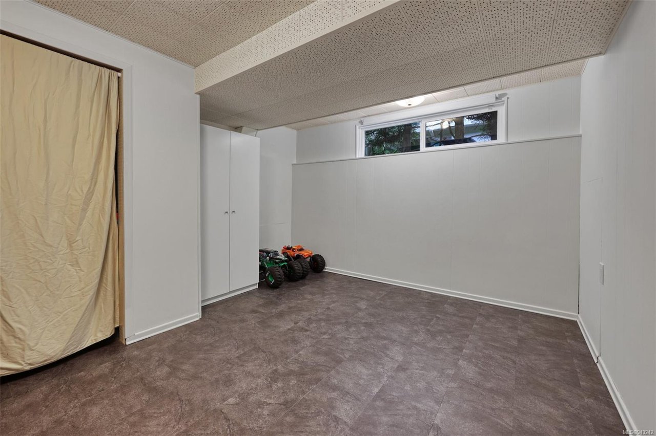 5429 Parker Ave