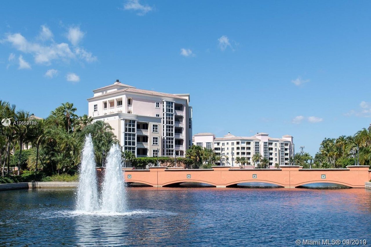 739 Crandon Blvd, #301