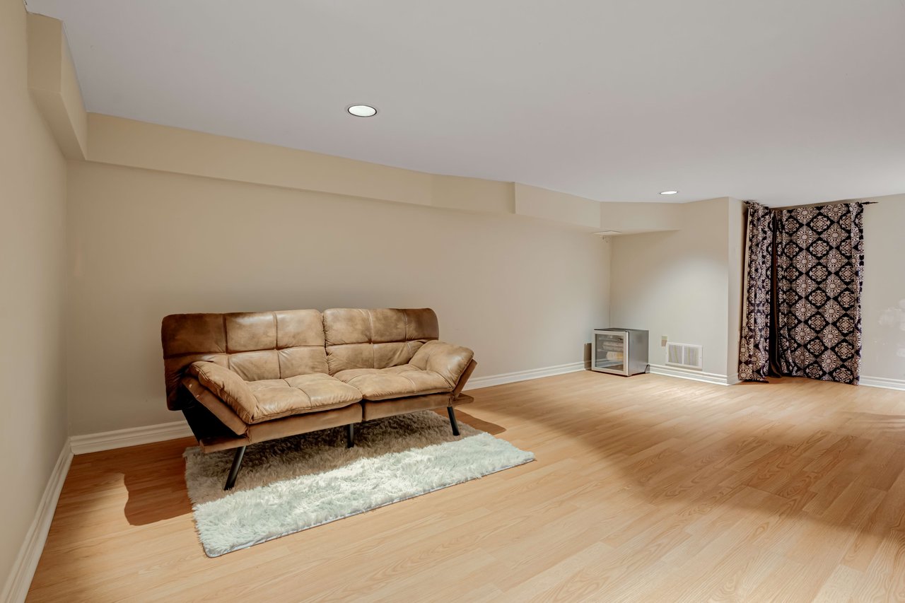 115 Harding Blvd