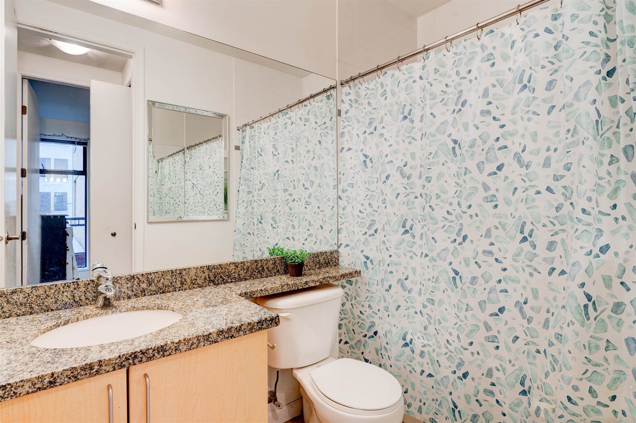 206-2065 W 12th Avenue, Vancouver