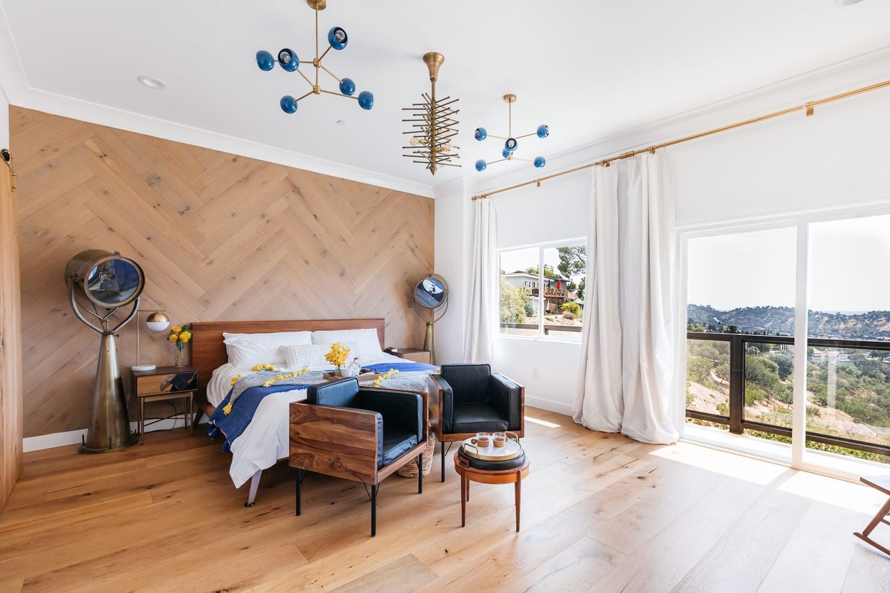 Stunning Modern View Home perched at the top of Glassell Park