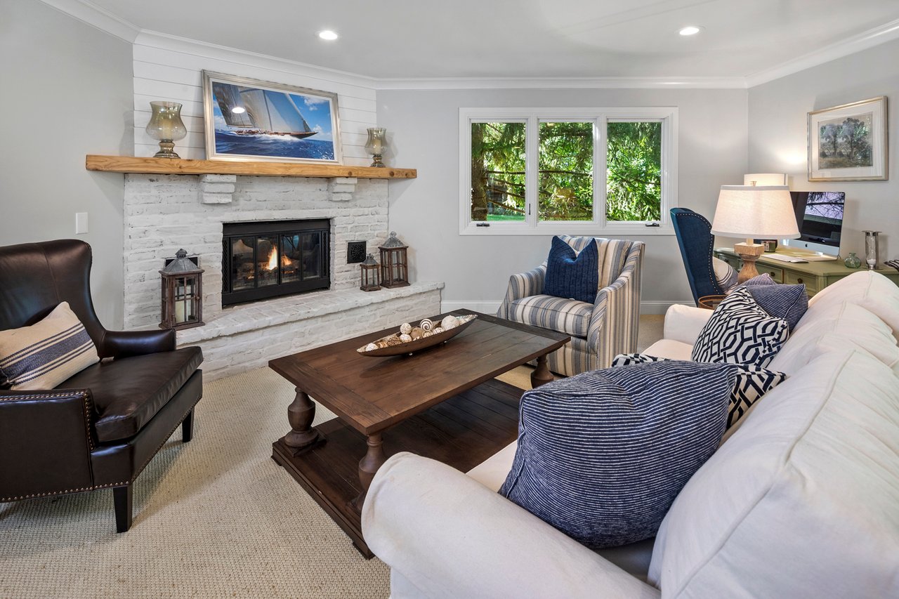 19670 Hillside Street | Deephaven