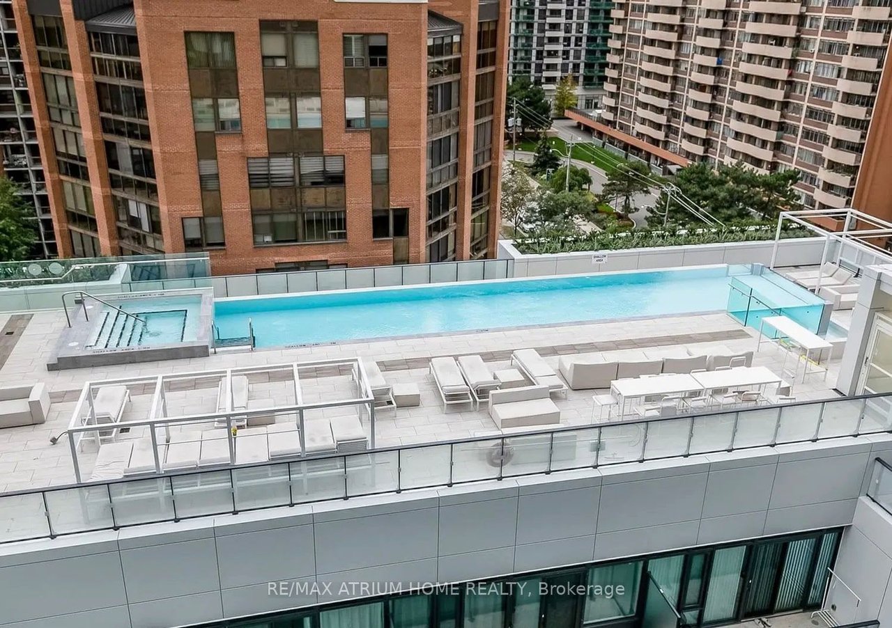 MIDTOWN LUXURY 