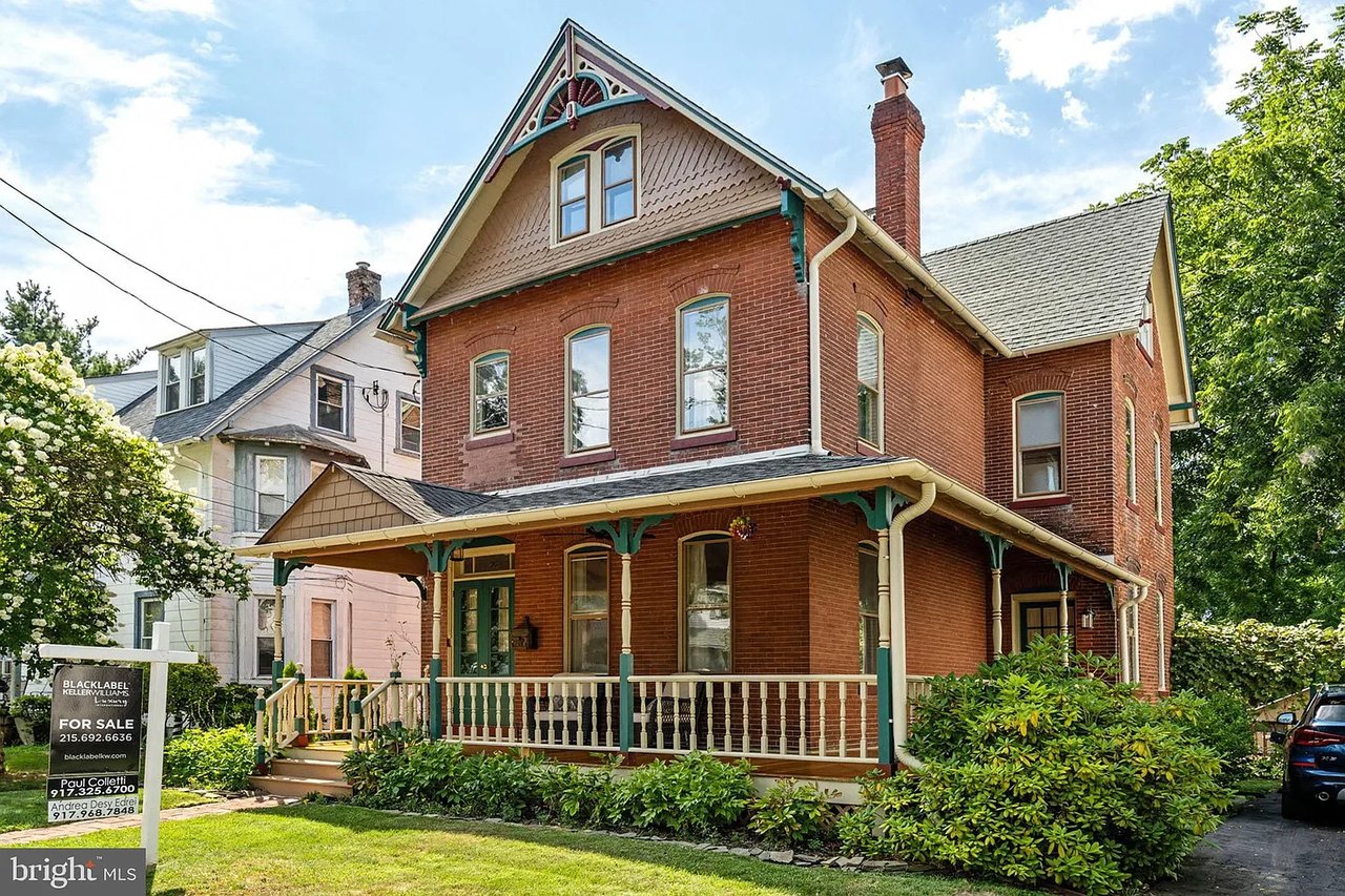 208 W Montgomery Ave