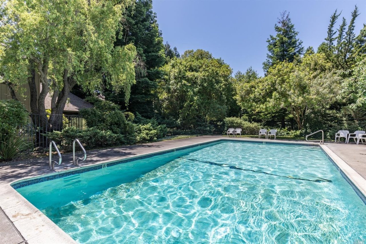 69 Creek Ct