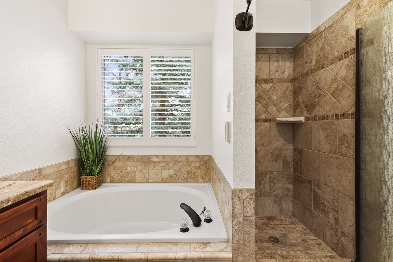 5423 Lions Gate Lane