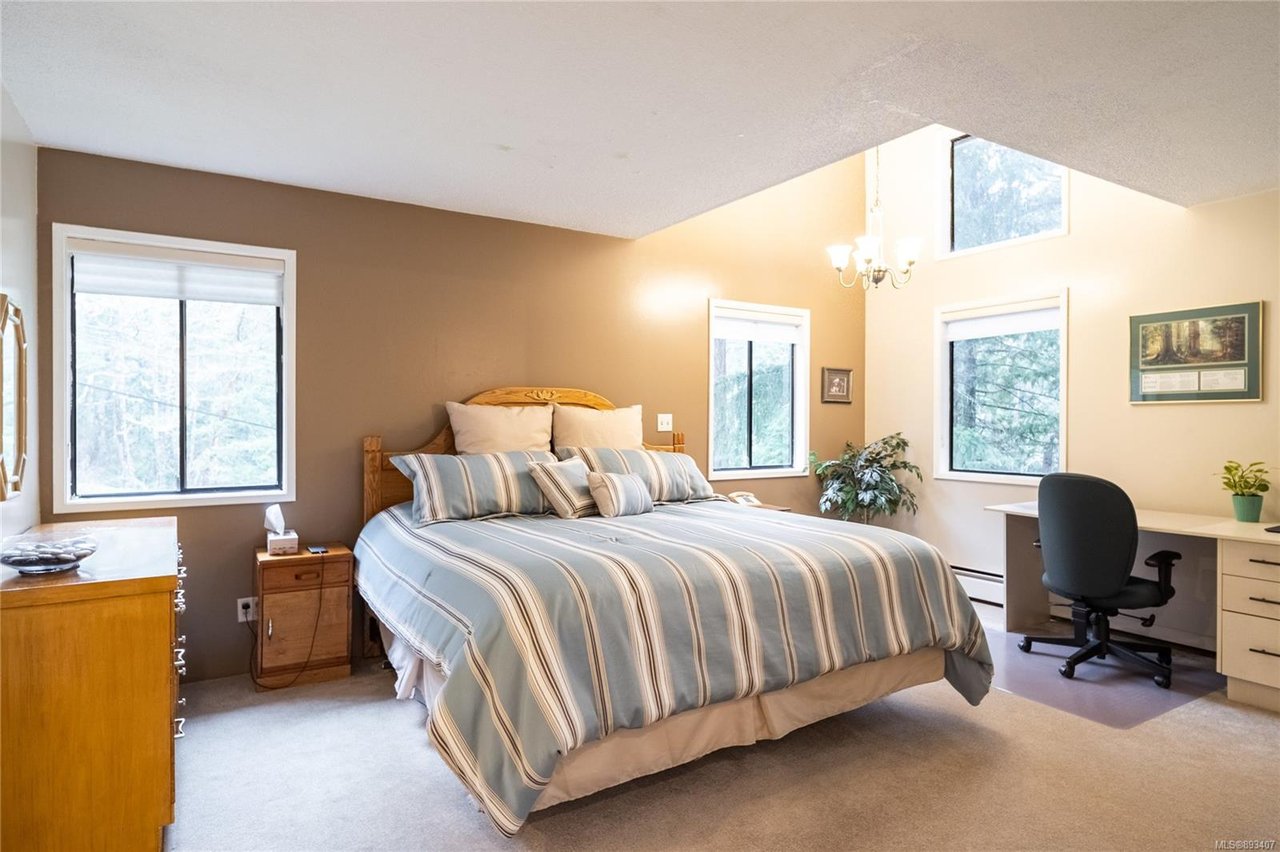 4105 Bridlewood Crt