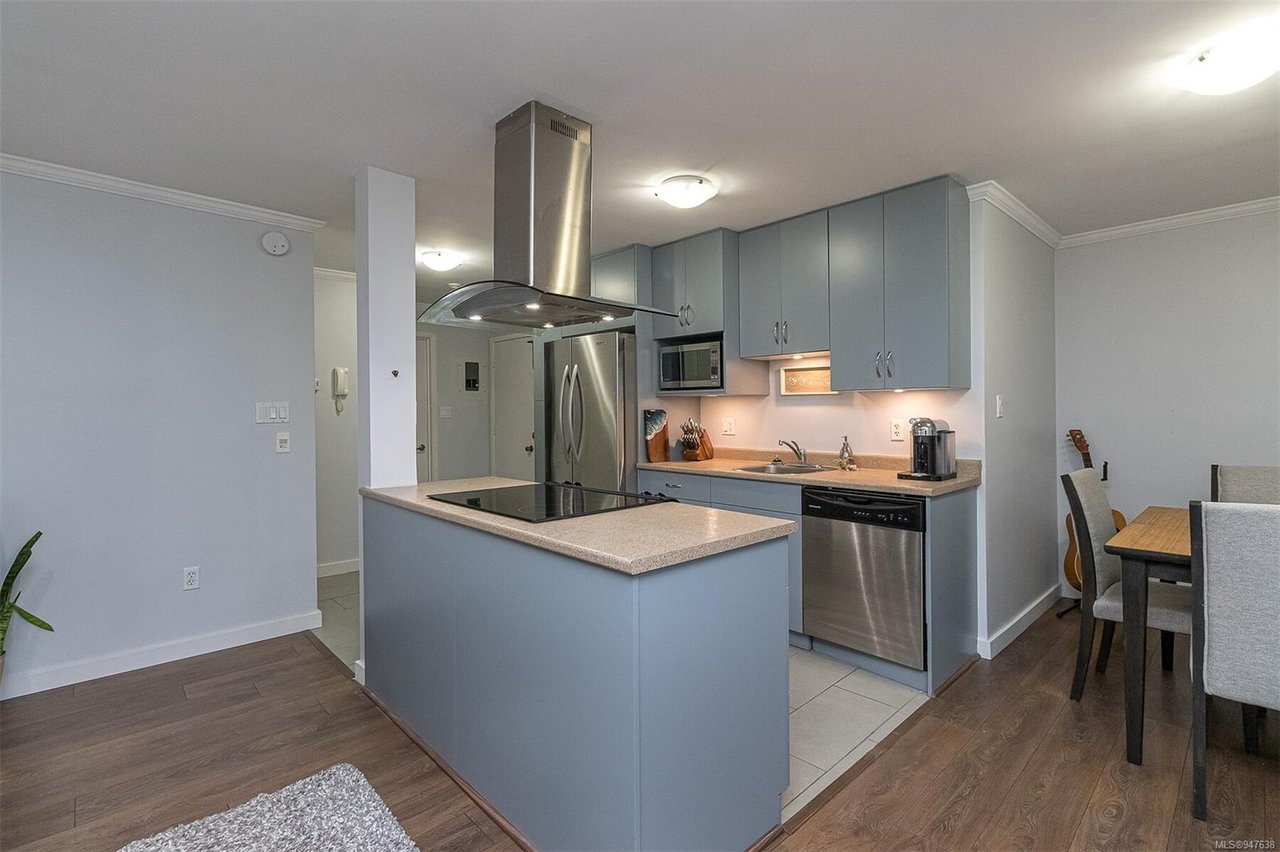 106-305 Michigan St