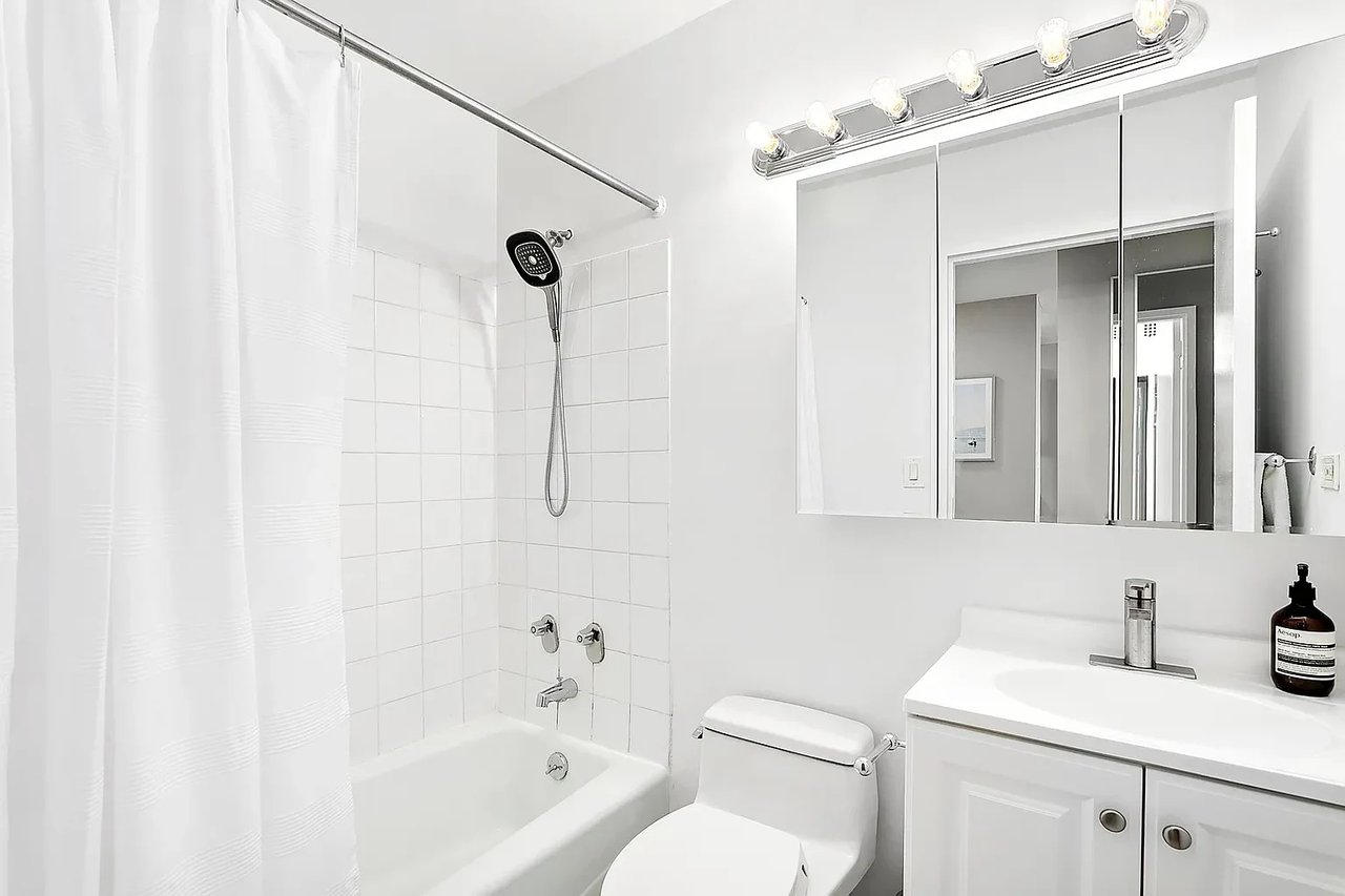 340 E 93rd St APT 9L