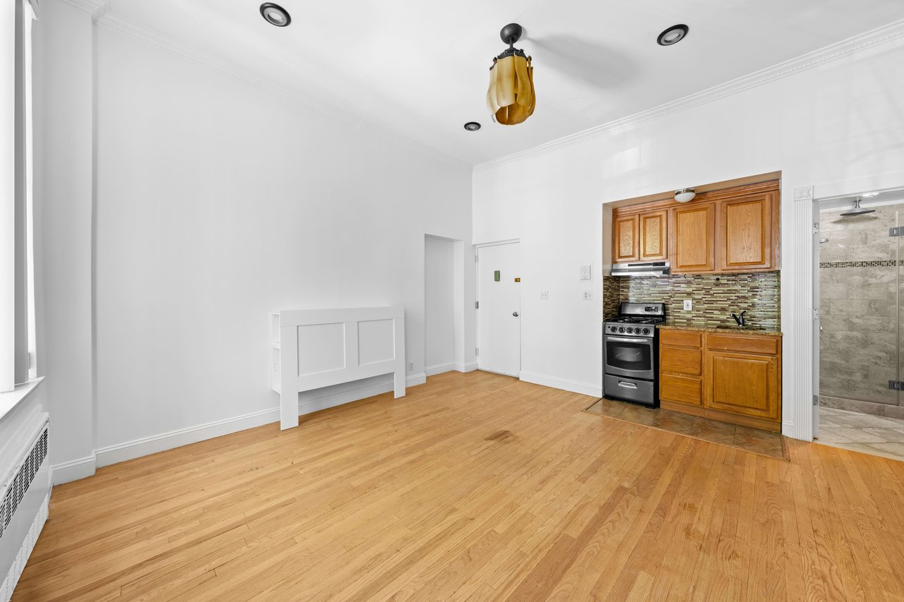 10-12 W 107th St, Unit 1A