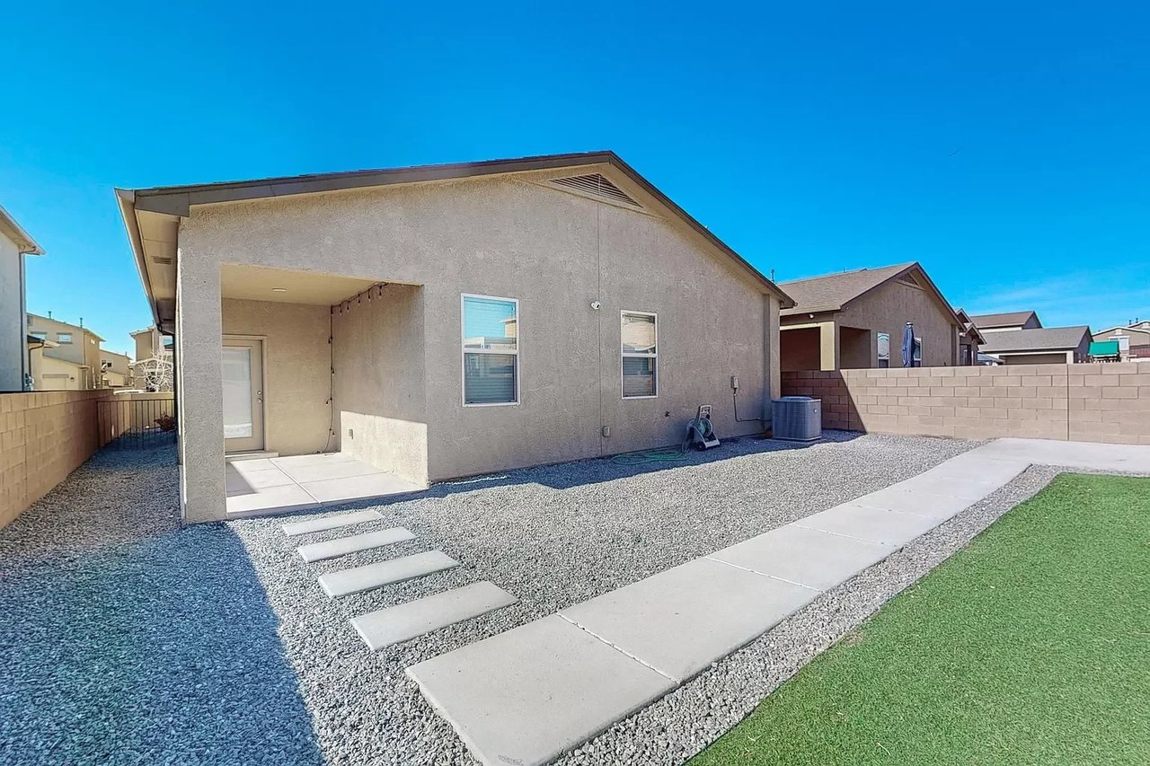 9312 Silver Mesa St NW