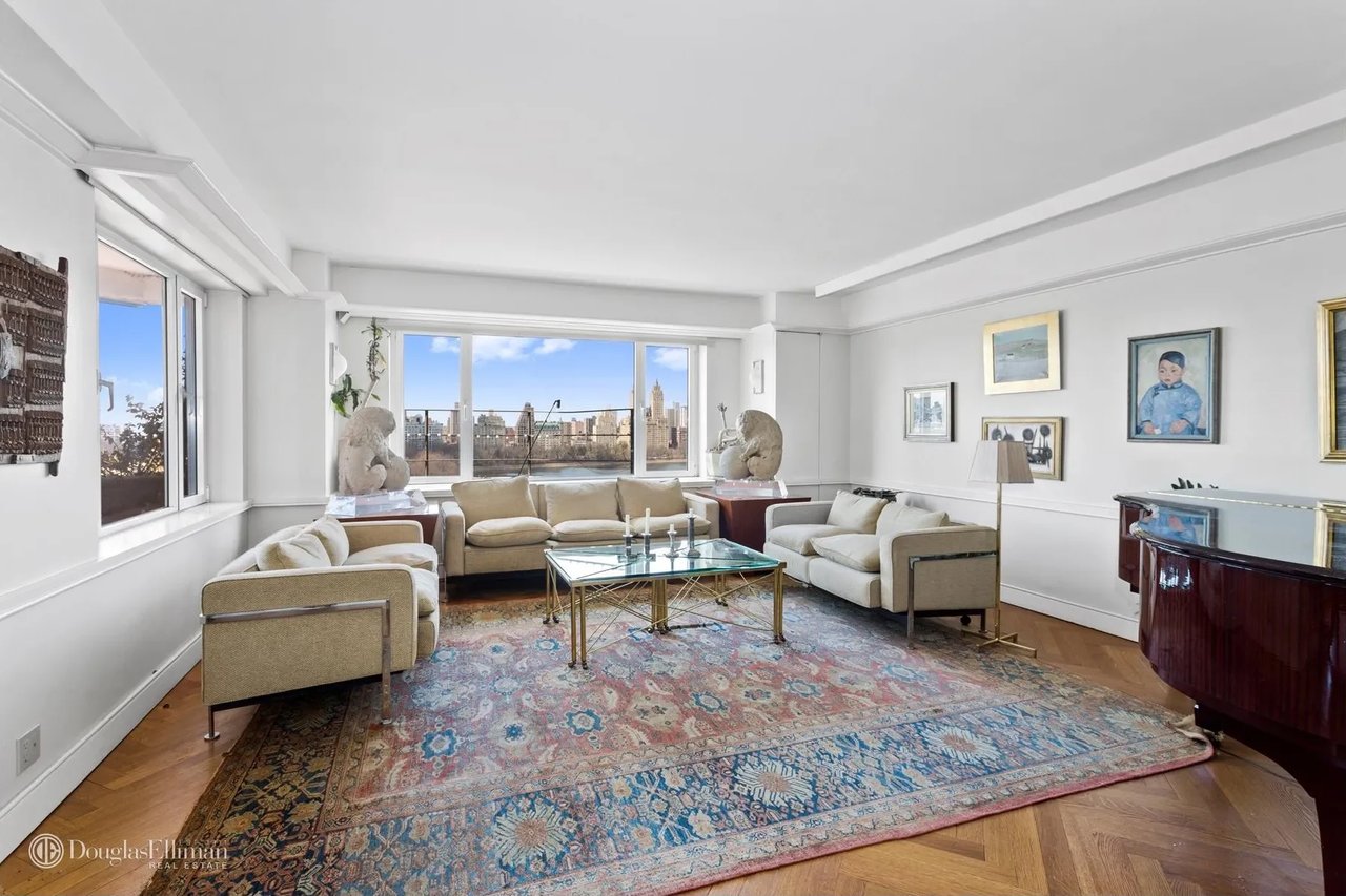 1056 Fifth Ave., #PH18CD