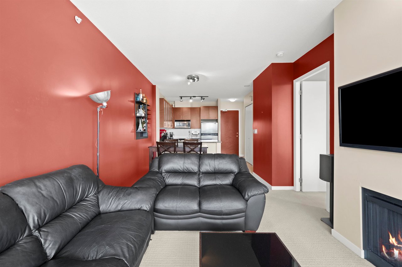 1402-2345 Madison Ave