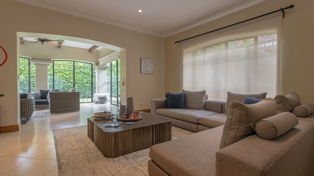 Single Level Gated Residence, Santa Ana, San Jose