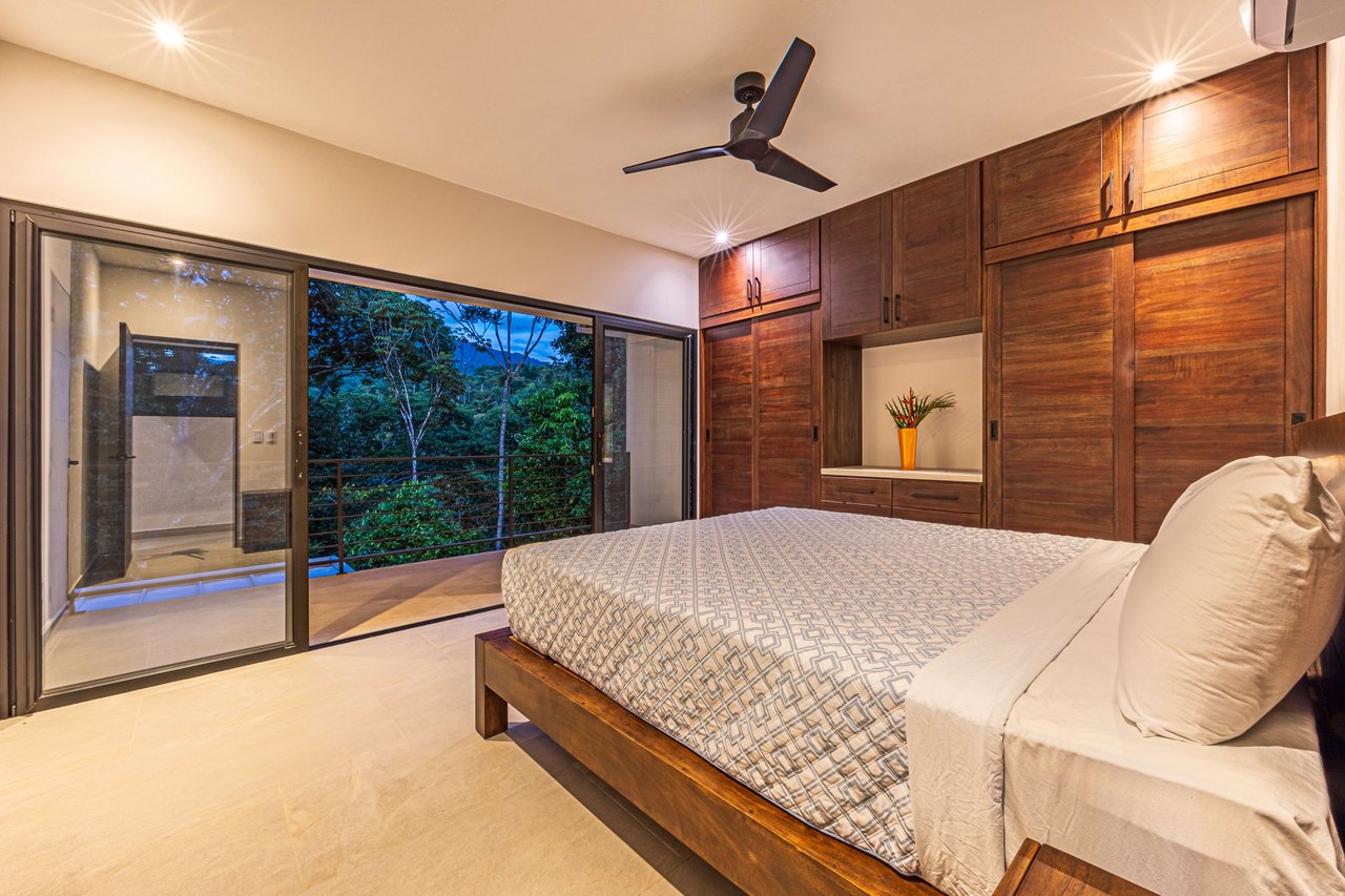 OUTSTANDING UVITA GEM, HIDDEN IN THE CANOPY WITH OCEAN AND MOUNTAIN VIEWS