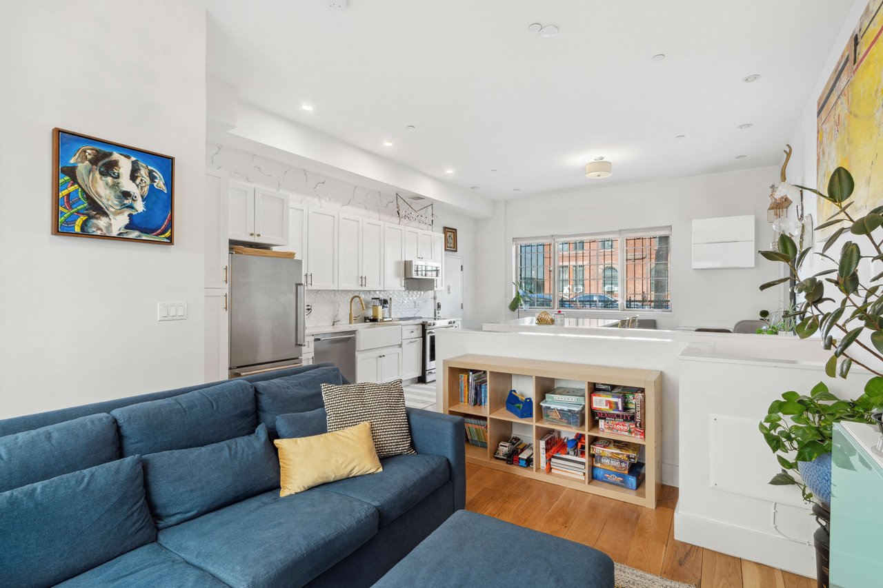 210 Pulaski Street, 1A