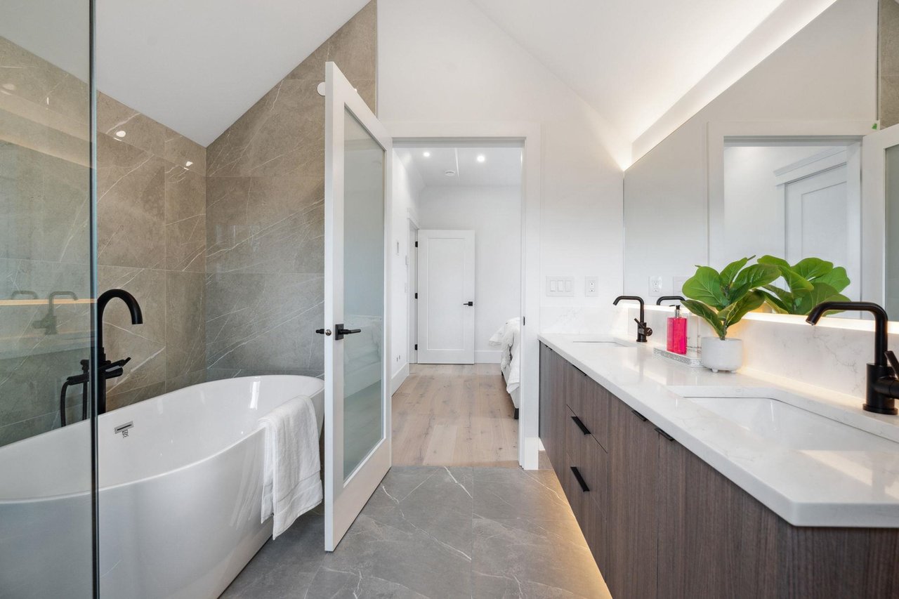 1-2846 Mcgill Street, Vancouver