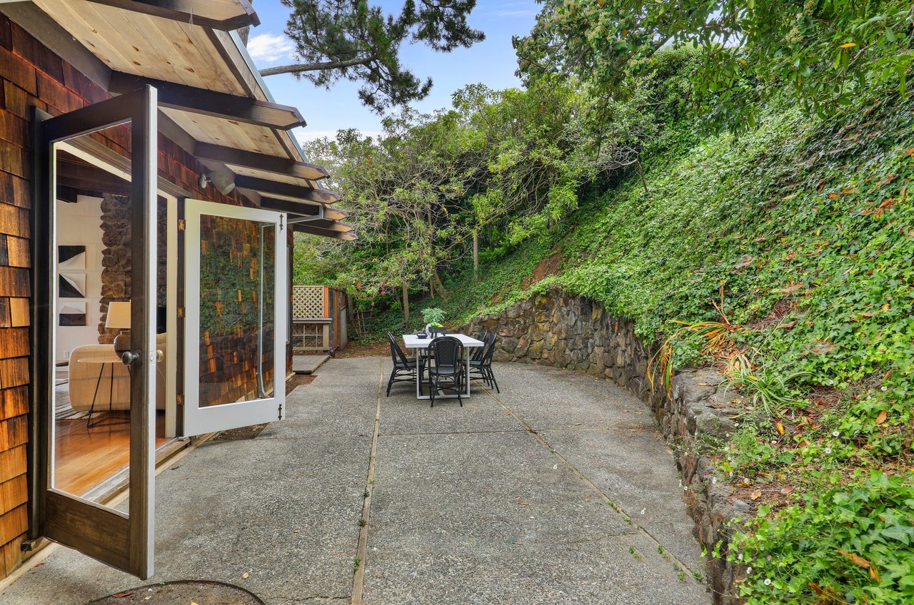 Rare Opportunity on Belvedere Island