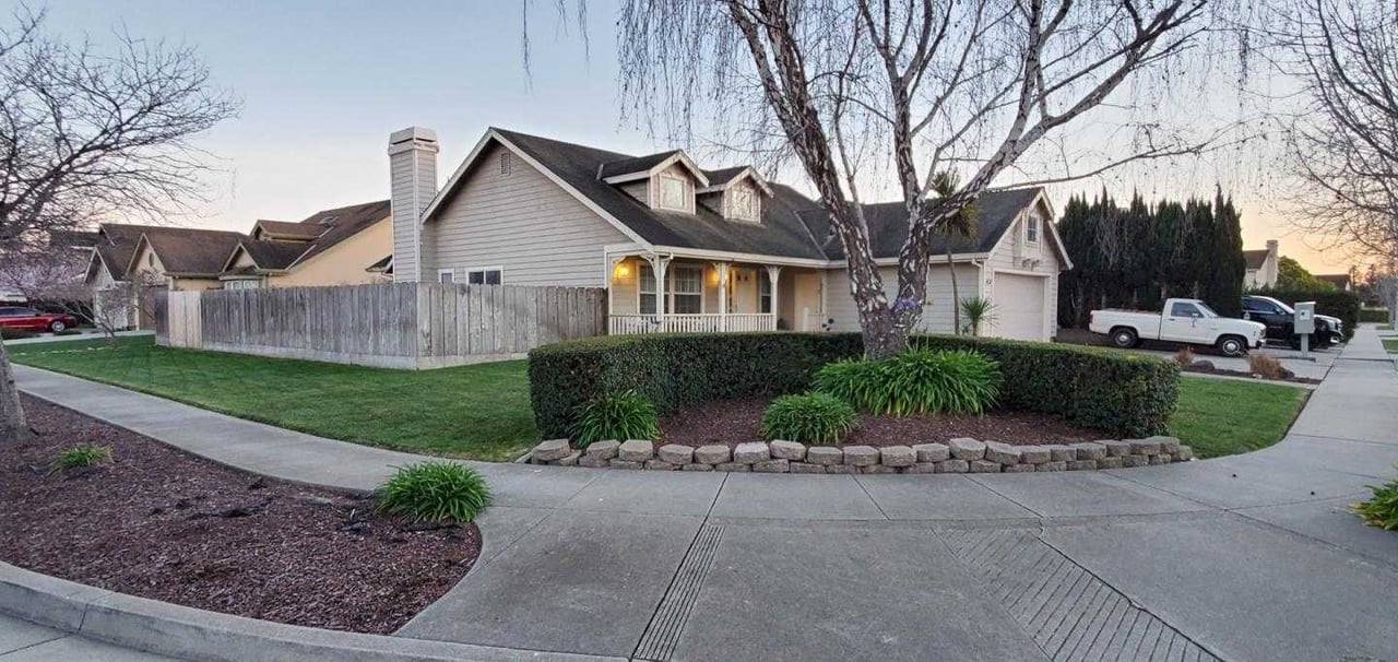 1636 Beacon Hill DR