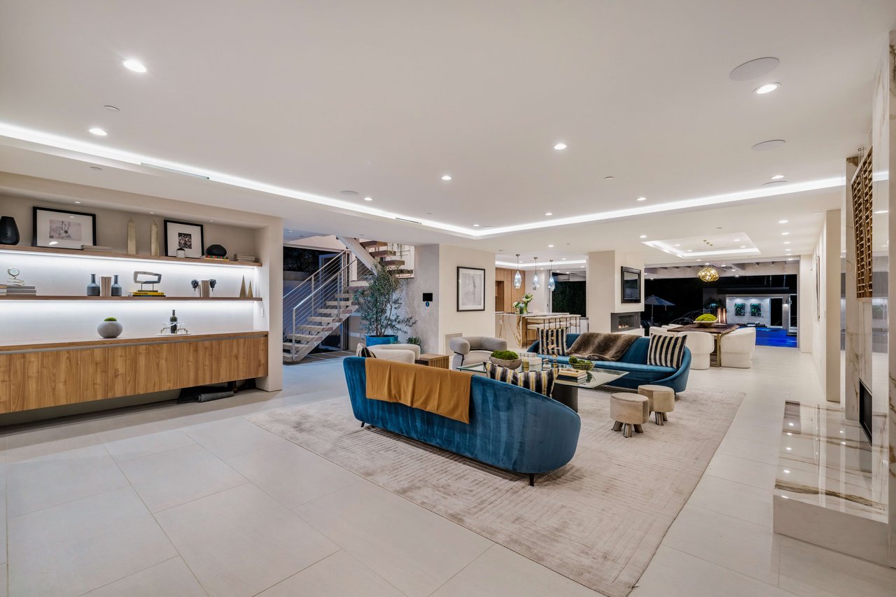 The Apex HH | 7115 Macapa Drive