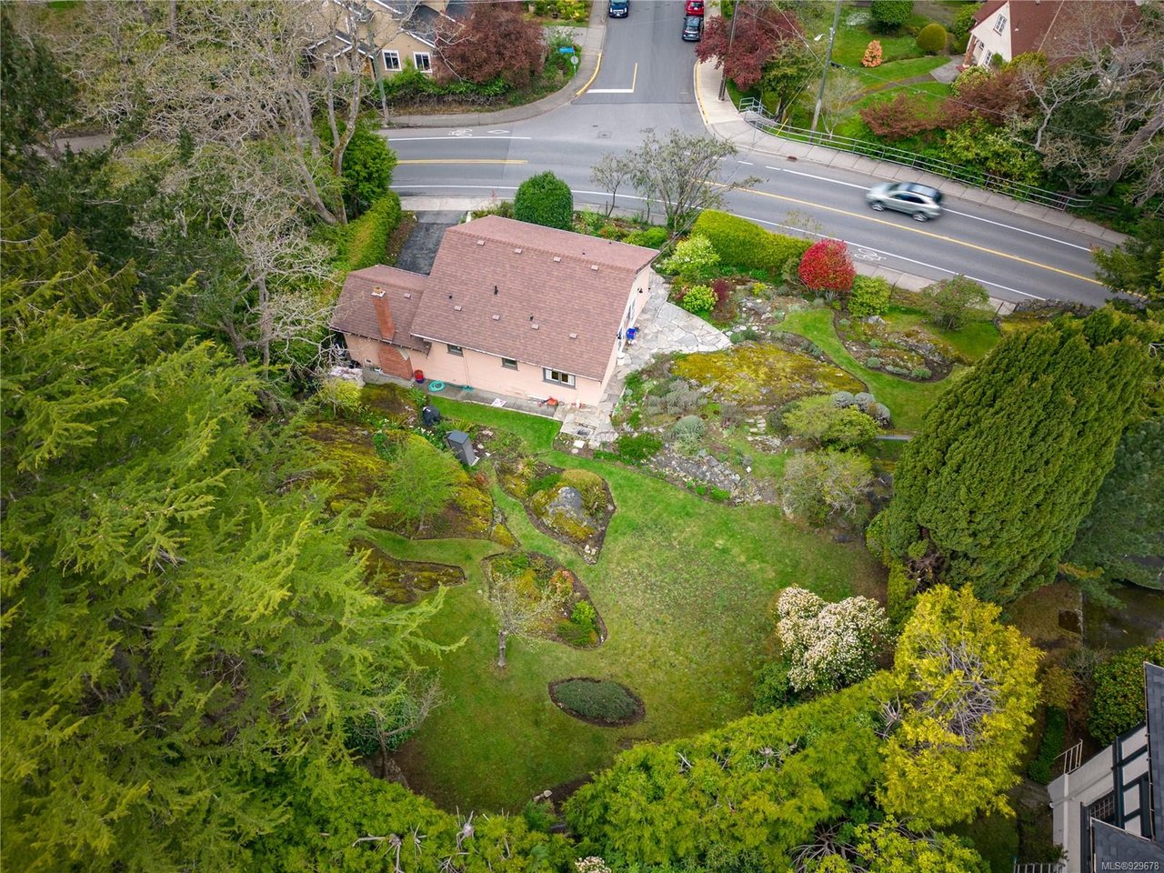 563 Foul Bay Rd