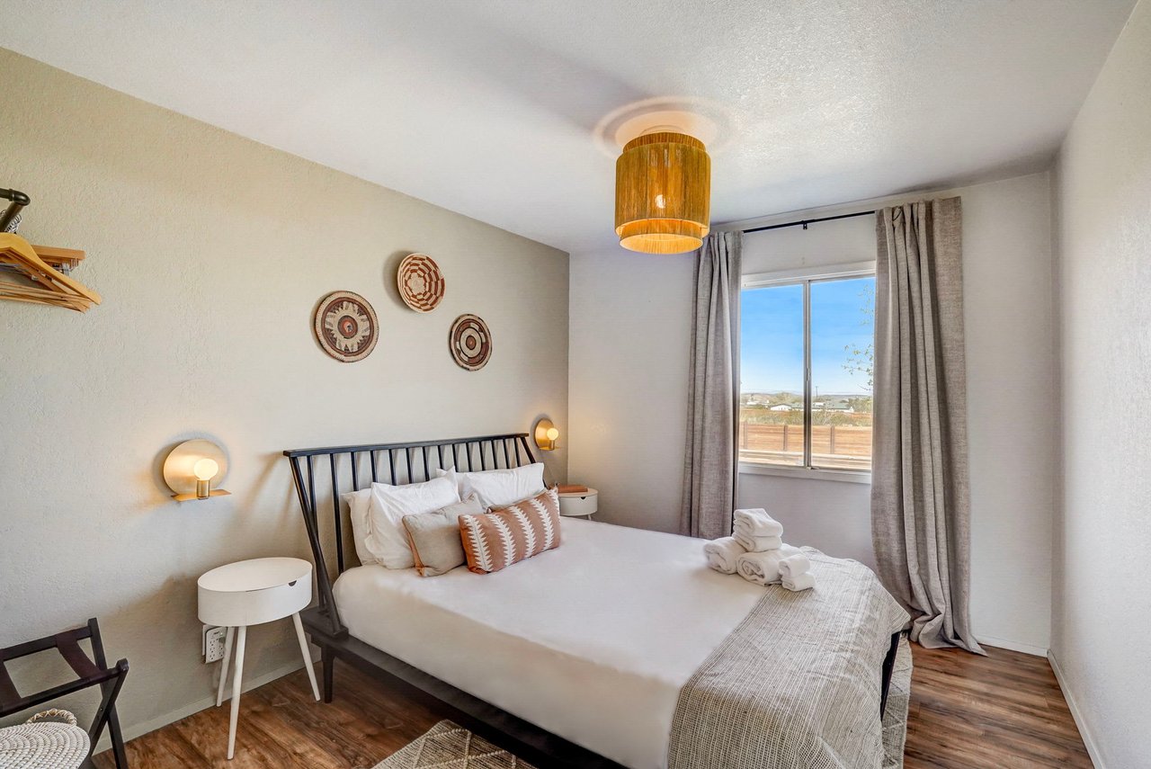 4774 Avenida Del Sol