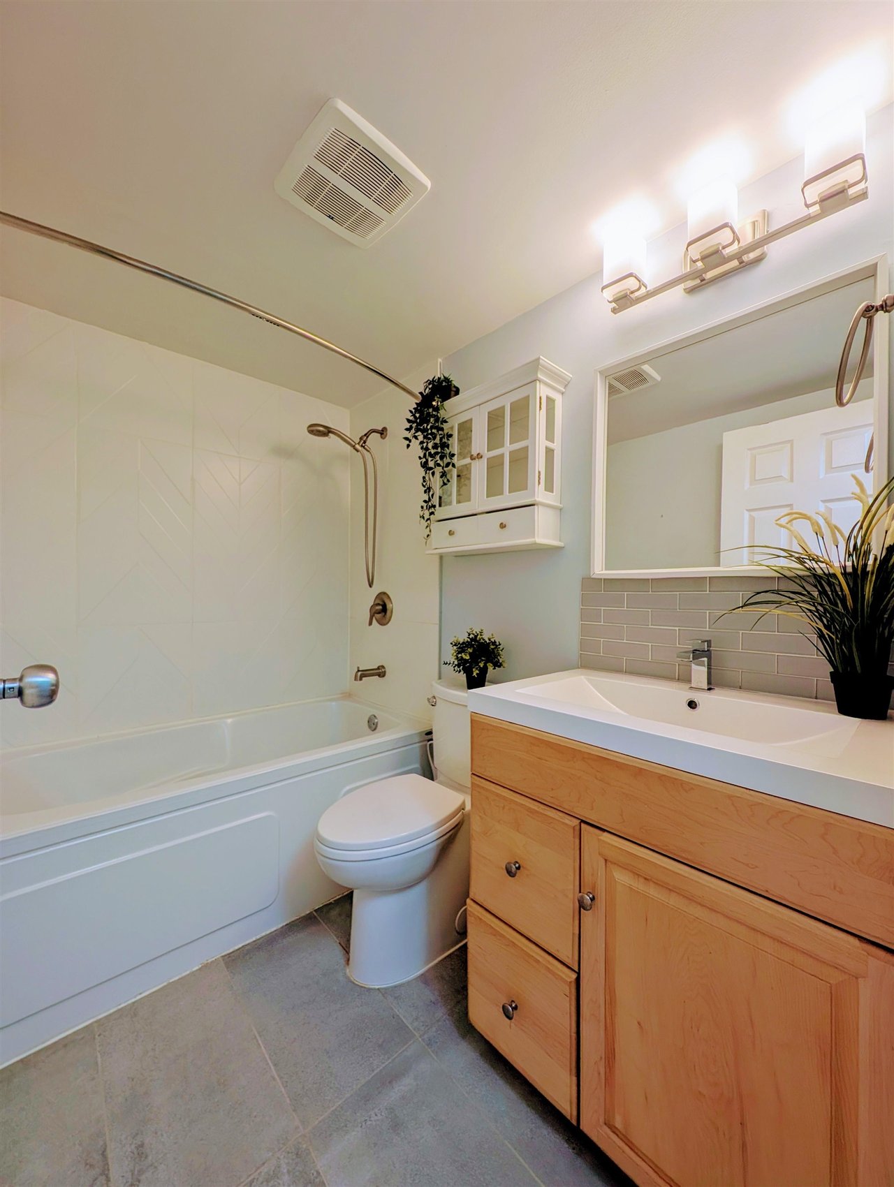 202-9149 Saturna Dr