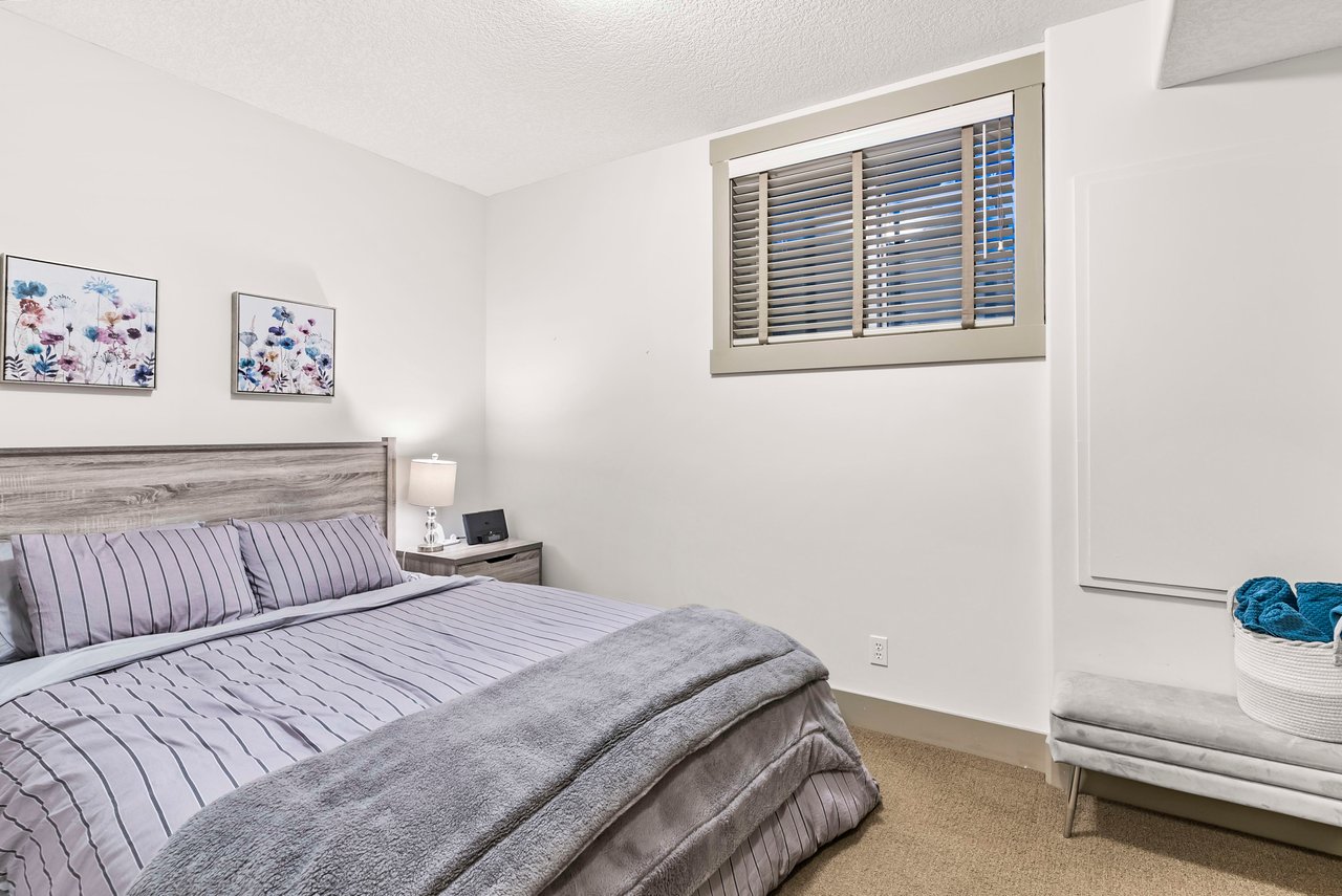 19 Tom Hoppe Mews SW