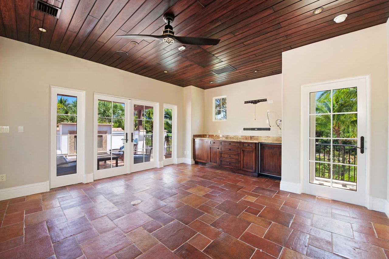 10838 Est Cortile CT