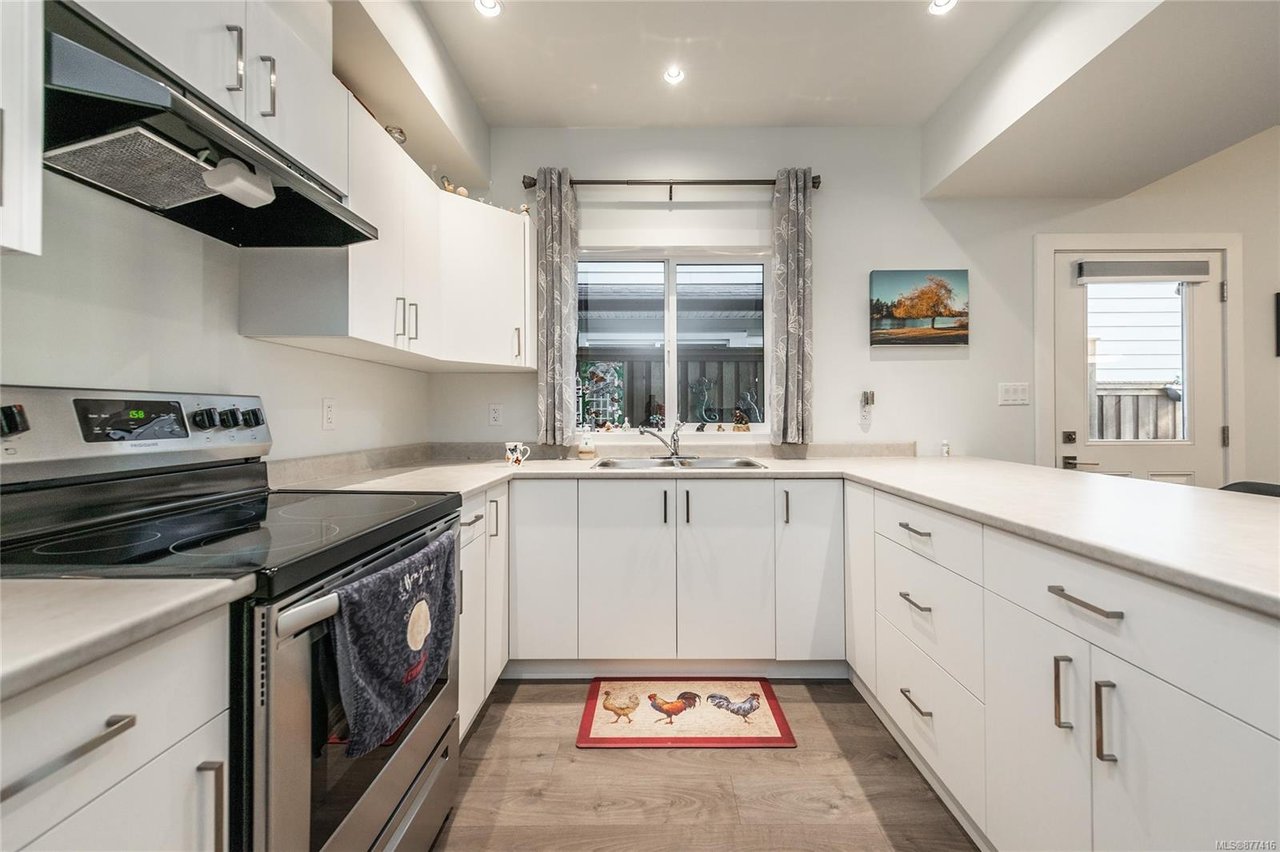 3535 Paperbark Cres