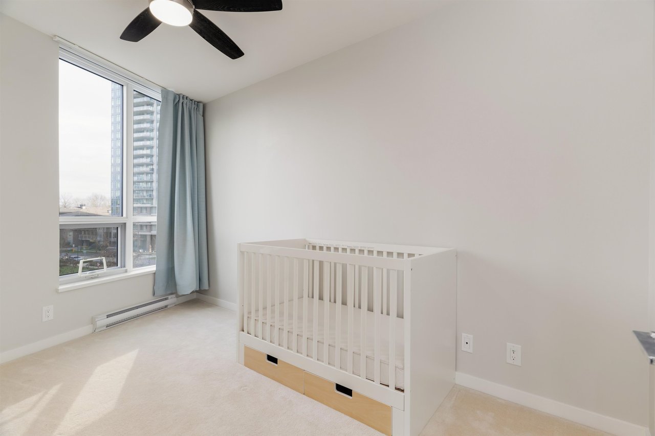501-3093 Windsor Gate