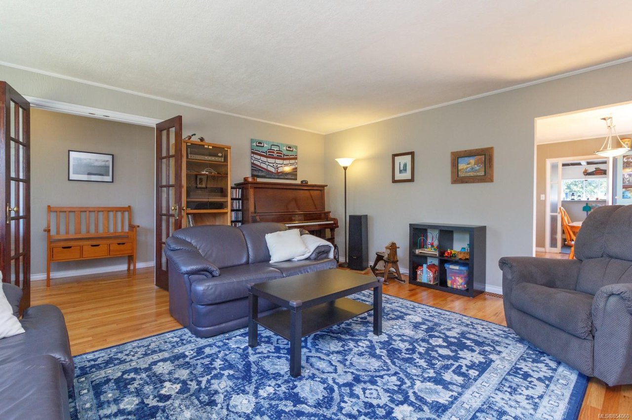 1937 Carrick St