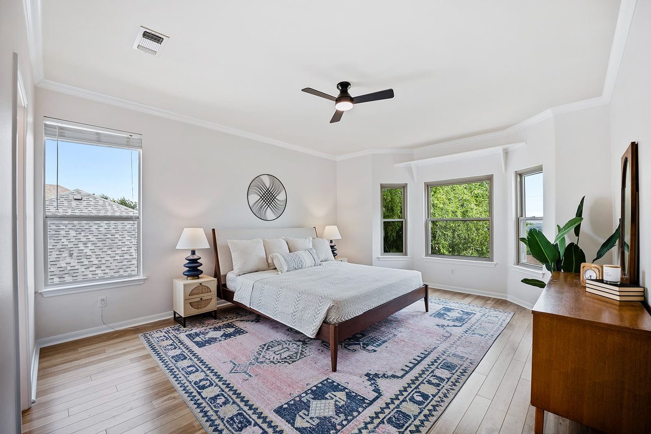 3827 Laurel Ridge Dr