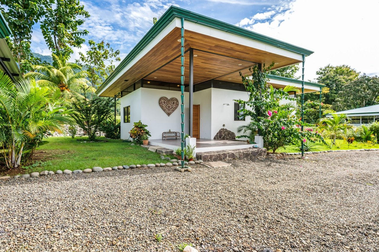Bright & Peaceful 3-Bedroom Home With Separate Workshop/Office Space & Stunning Views Of The Lush Mountains In Easy-Access Location In Ojochal Costa Rica