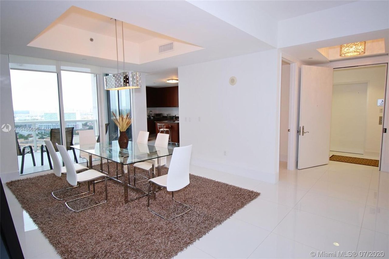 15811 Collins Ave, #2406