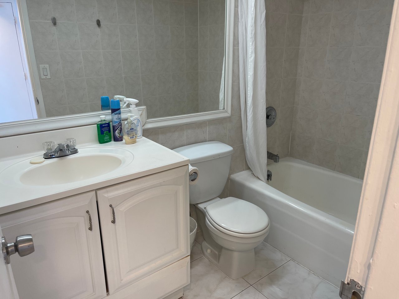 5445 Collins Ave #1718