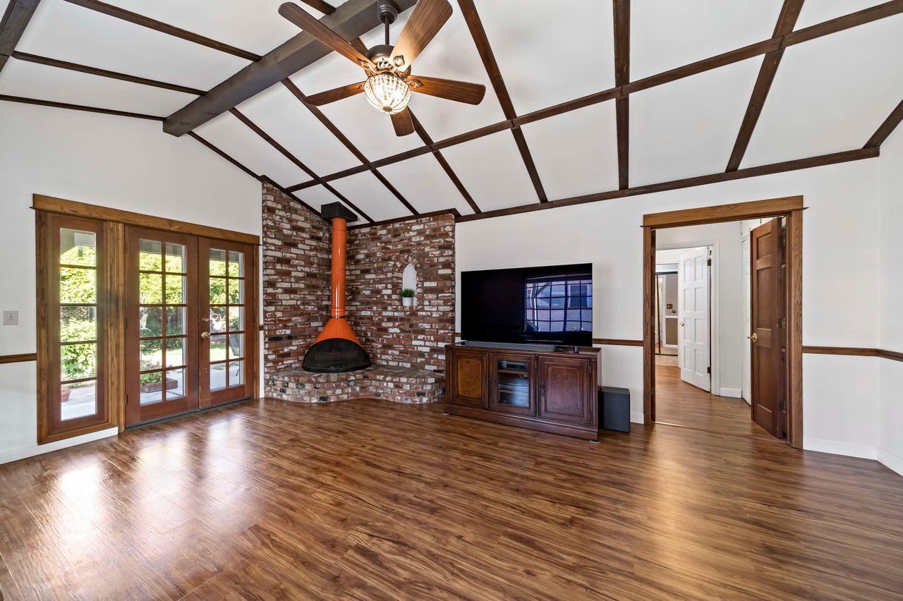 6442 Loma - Family Room